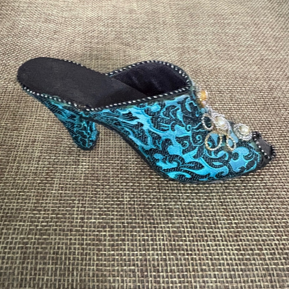Gift link shoe 1999